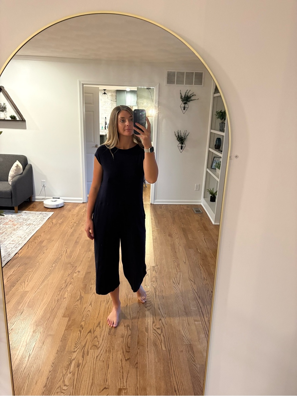 Women's Black Sleeveless Wide-Leg Jumpsuit